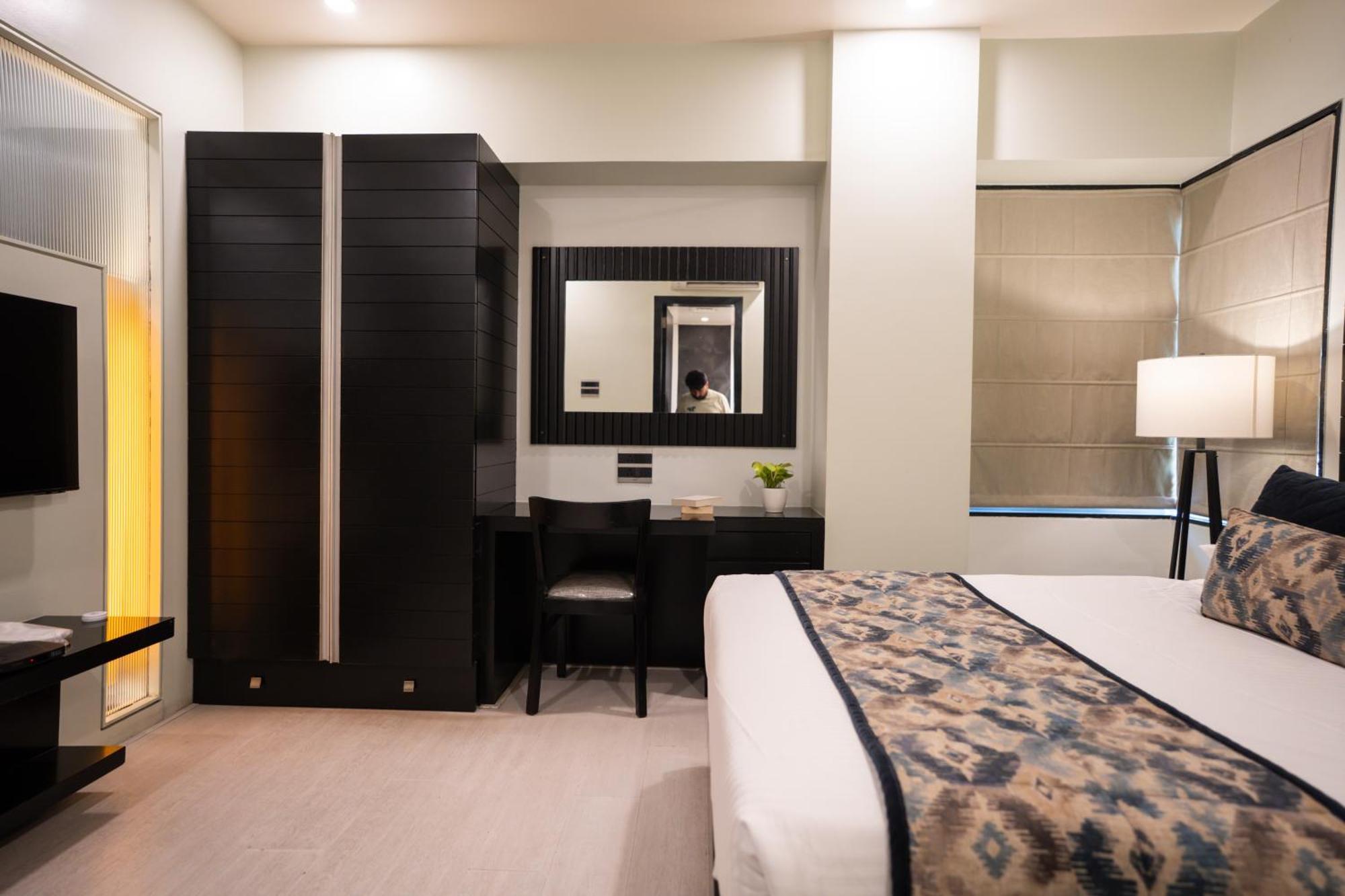 Ar Fontana Bay Pune