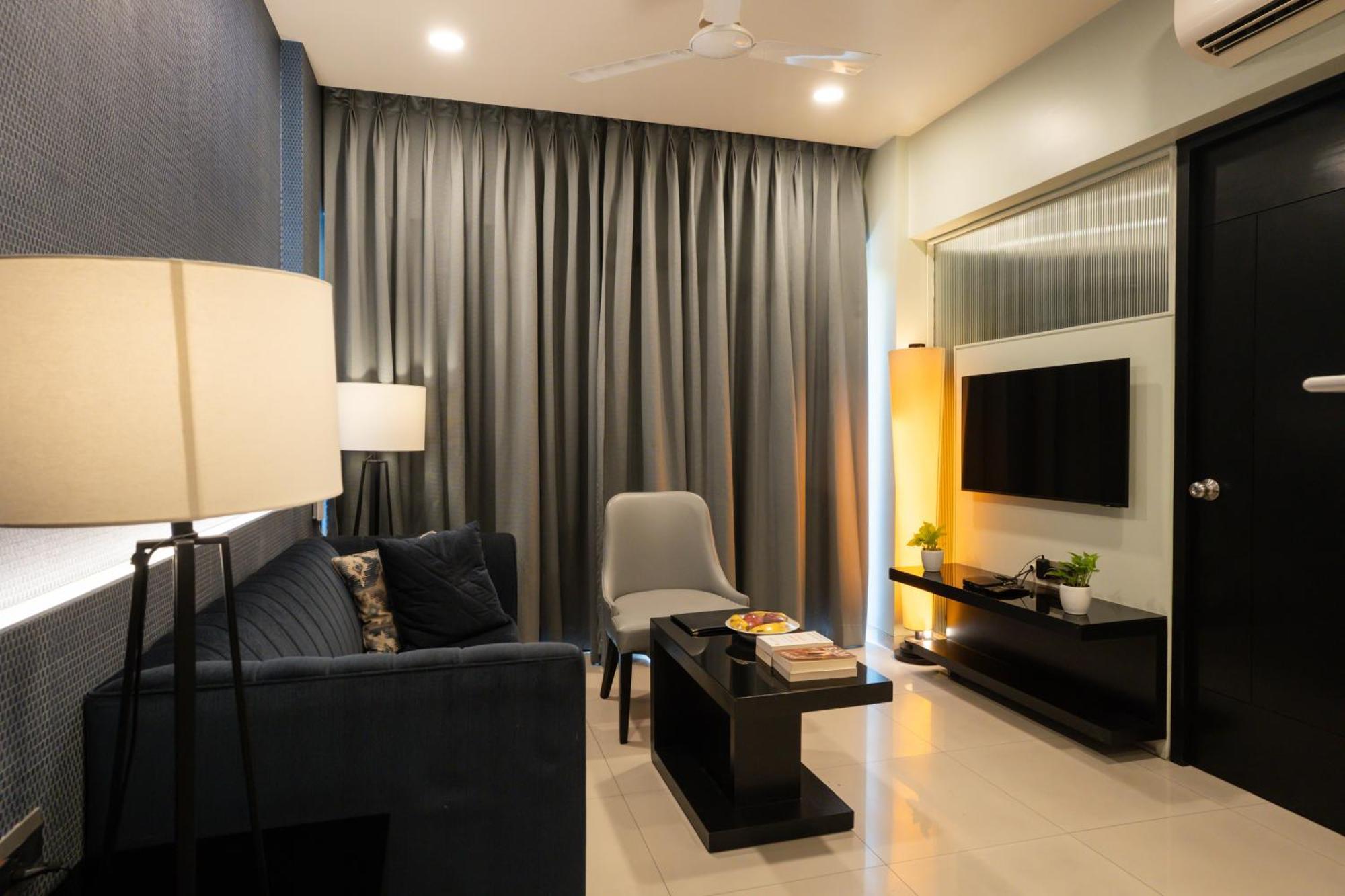 Ar Fontana Bay Aparthotel